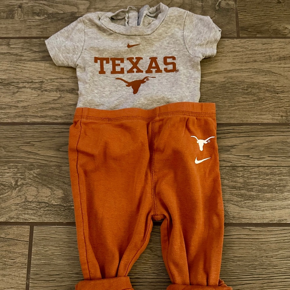 Nike UT onesie set